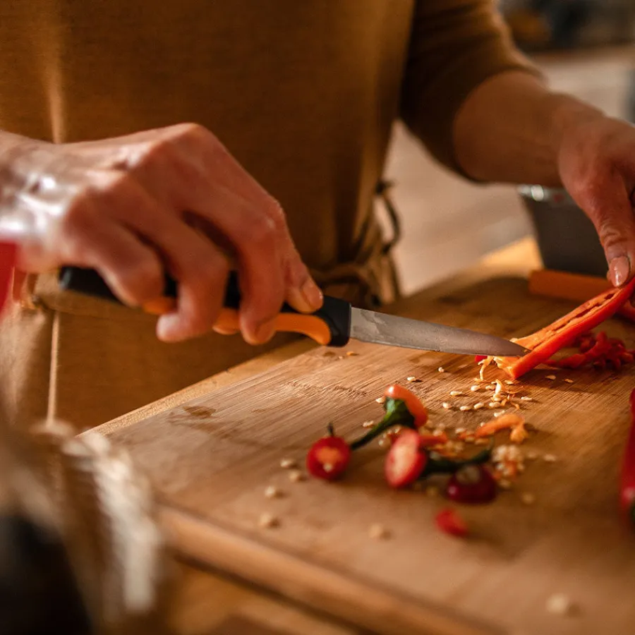 FUNCTIONAL FORM GRØNNSAKSKNIV 11 CM<FISKARS Online