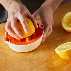 Functional Form Juice Presser<FISKARS Clearance