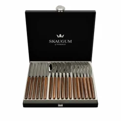 GAVESETT 18 DELER TEAK<SKAUGUM BESTIKK New