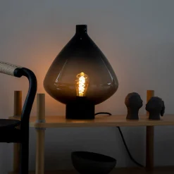 Arkiv Bordlampe 4218 Røkgrå<HADELAND GLASSVERK