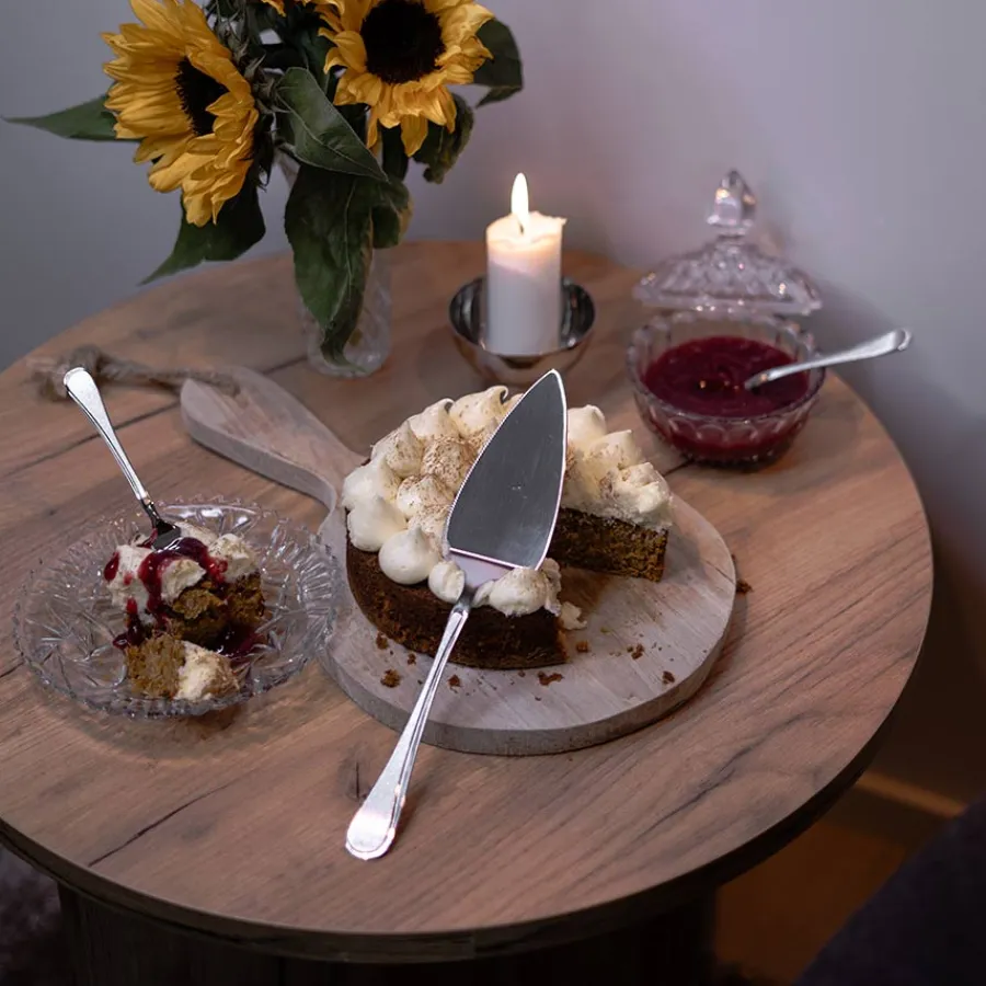 Carina Kakesett<HARDANGER BESTIKK New