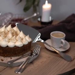 Carina Kakesett<HARDANGER BESTIKK New