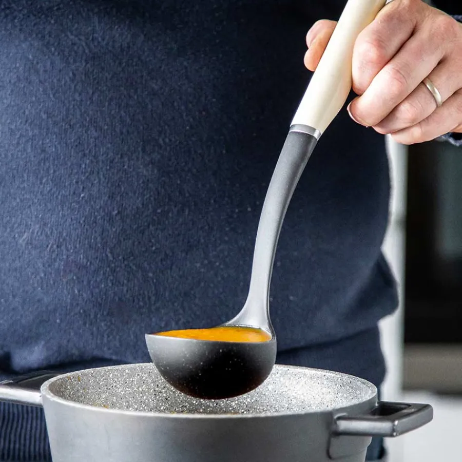 KitchenAid Øse 32,5cm Nylon Krem<Lifetime Brands Europe ltd Outlet