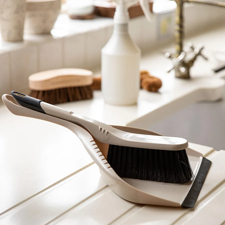 Natural Elements Kost og Feiebrett Resirkulert Plast<Lifetime Brands Europe ltd New