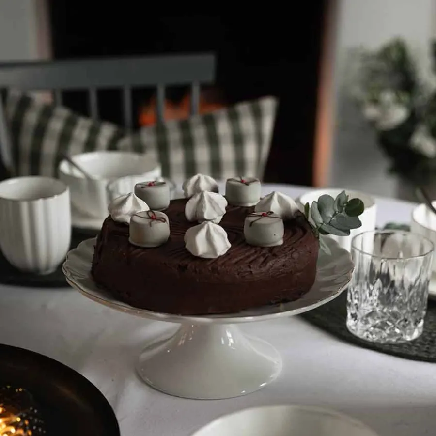 Lilly Kakefat På Stett 28cm Hvit m/Gullkant<NOVA Sale