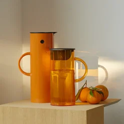 EM77 Kanne m/lokk 1,5L Oransje<STELTON Outlet